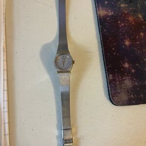 Ladies vintage Seiko dainty watch.